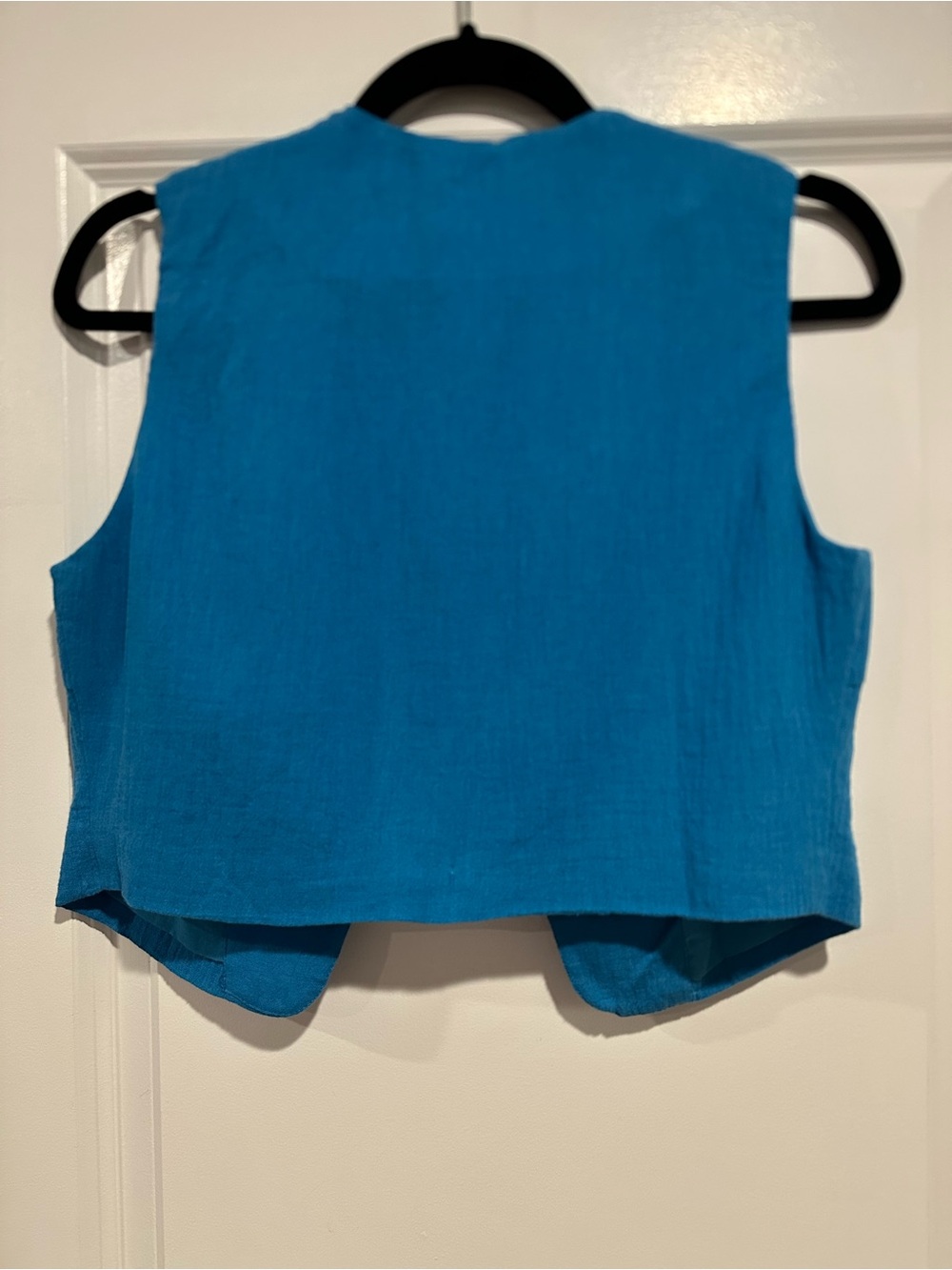 Commense Cobalt Blue Sleeveless V-Neck Cropped Vest - Picture 3 of 3